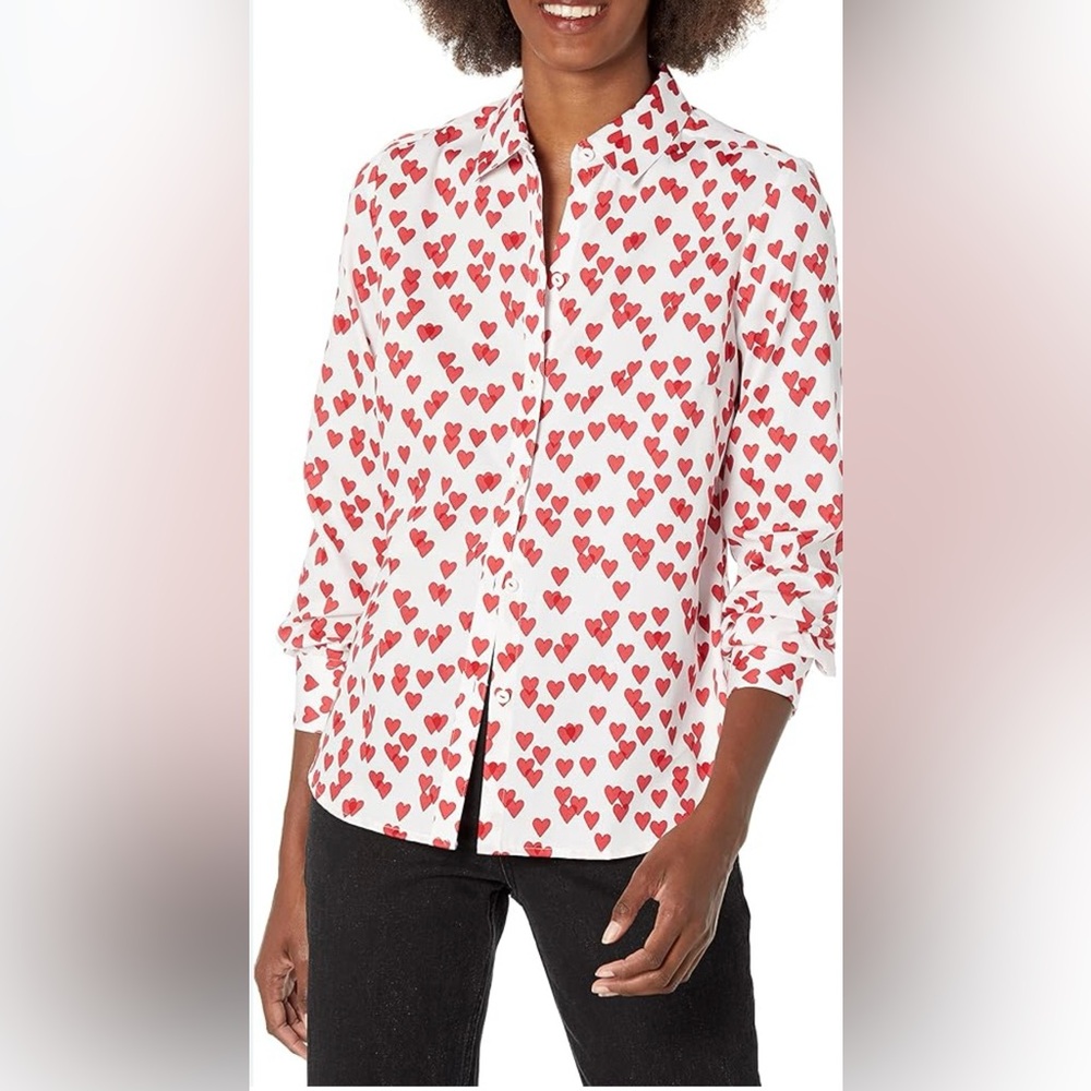 FOXCROFT Ava Sweetheart Shirt Button Down Top Blouse Red White Heart Pattern